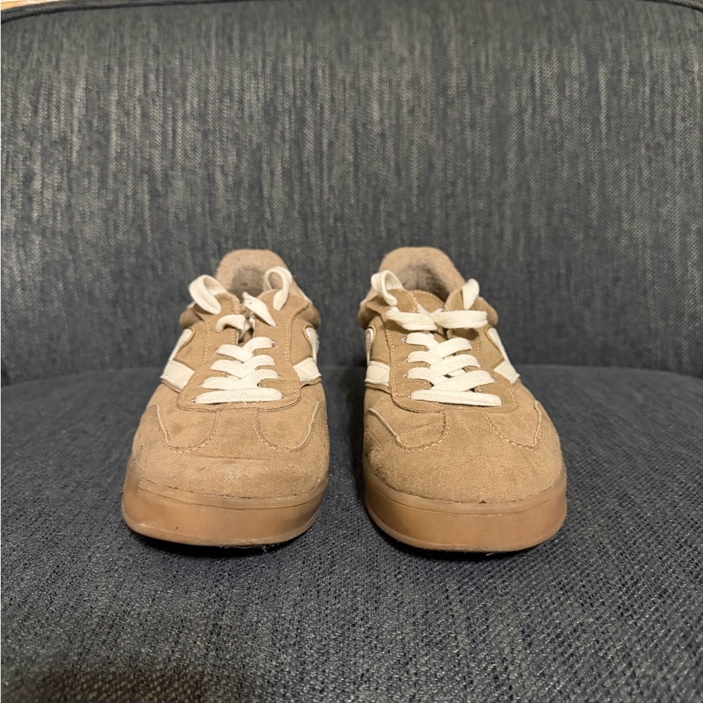 Steve Madden Giia Women’s Suede Sneakers